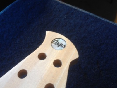 headstock small.jpg