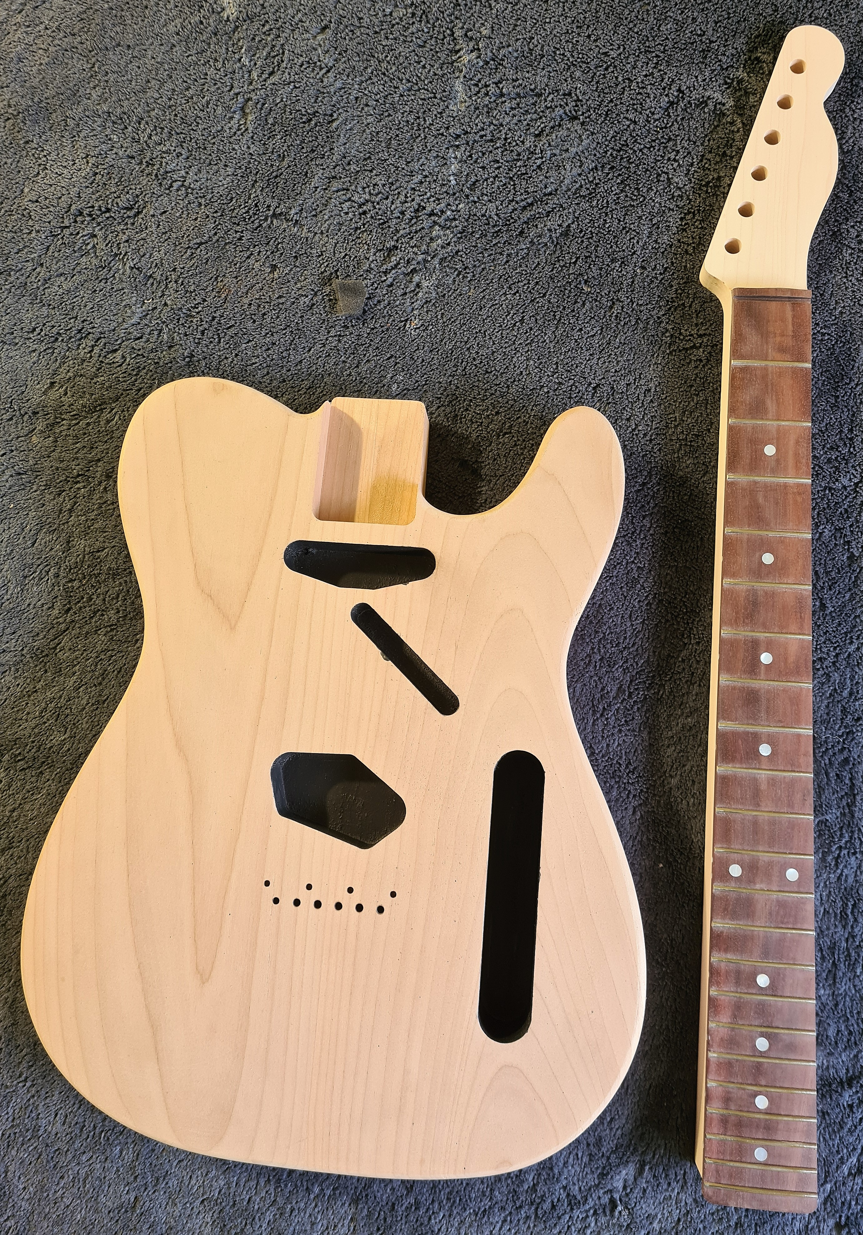 Neck frets installed.jpg