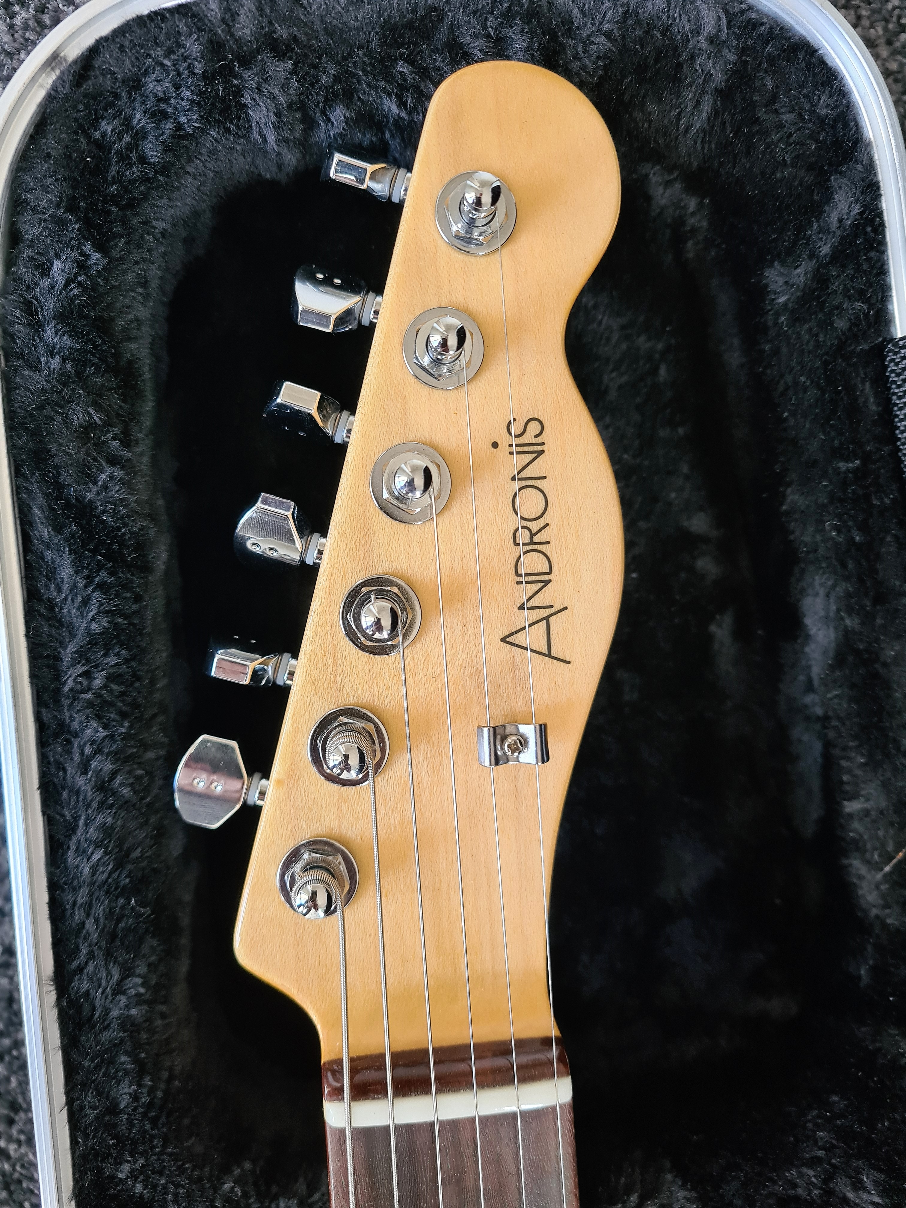 Headstock Front.jpg