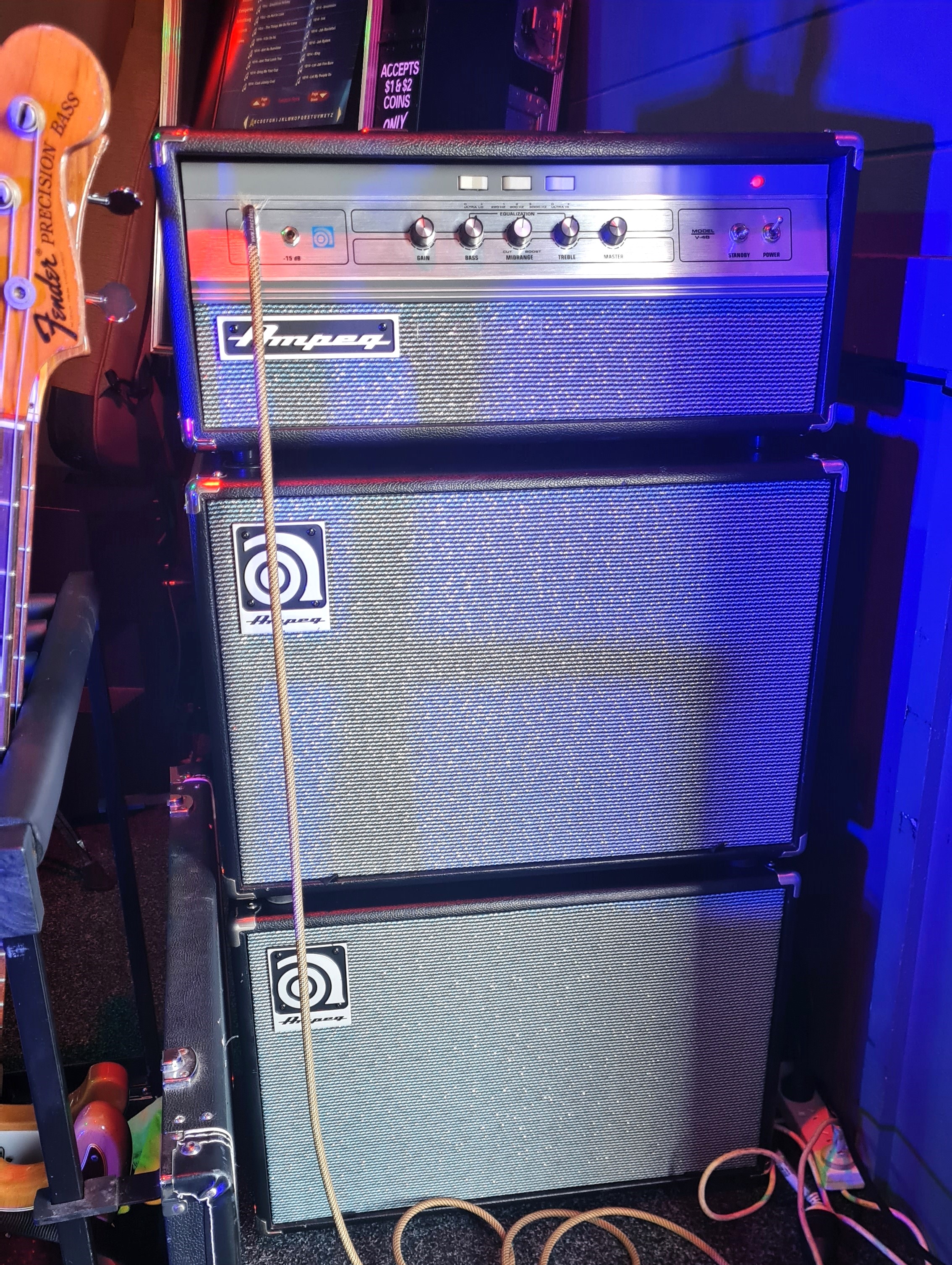 Ampeg V4B rig.jpg